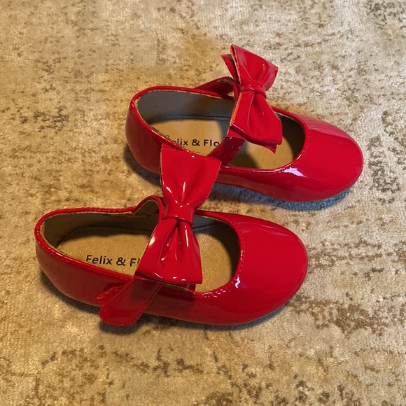 Baby Girl Size 5 Shoe Set - Picture 2 of 7